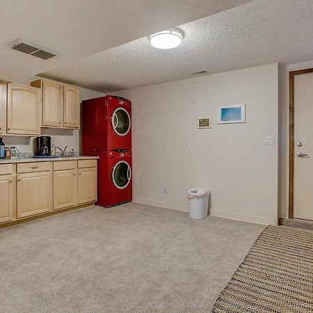 Bright & Cozy Studio Apartment In コロラドスプリングス エクステリア 写真
