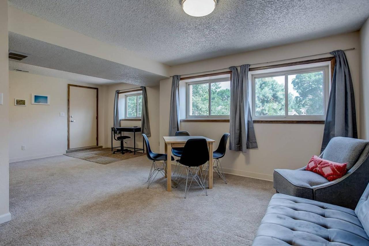 Bright & Cozy Studio Apartment In コロラドスプリングス エクステリア 写真