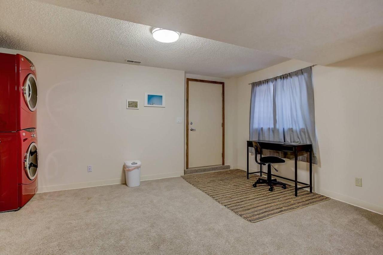 Bright & Cozy Studio Apartment In コロラドスプリングス エクステリア 写真